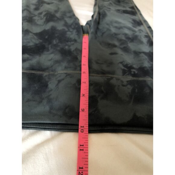 Athleta Women's Medium Tie-Dye Capri Leggings High Rise Athleticwear Gym Yoga - Picture 11 of 12
